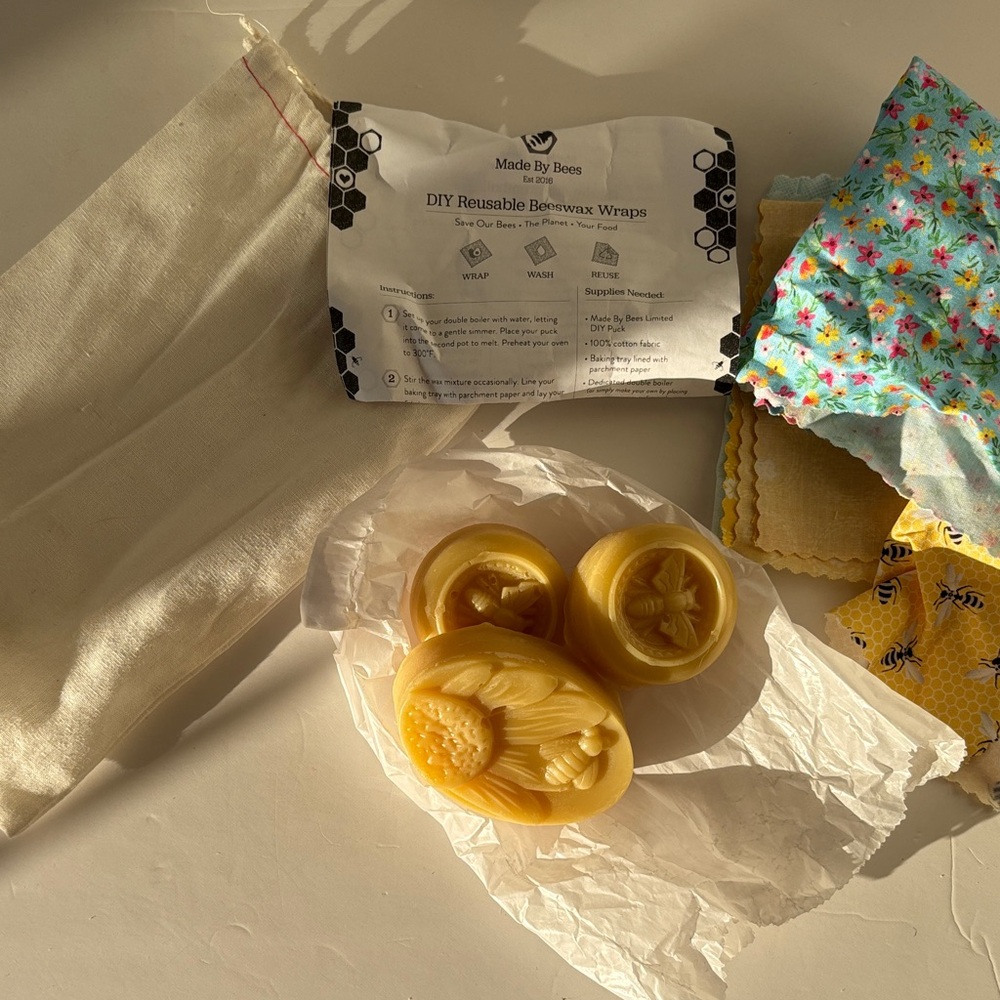 DIY Beeswax Wrap Kit – Bees Brand, 5 Cotton Sheets + 3 Beeswax Pucks NWOT